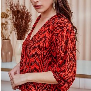 NWOT 🌹 Veronica M 🌹 Polly Drop Shoulder Blouse